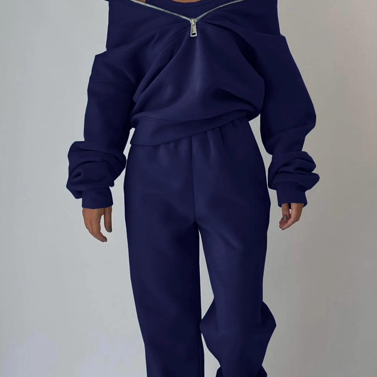 Women's Casual Tracksuit Set – Warm Two-Piece Zipper Outfit for Autumn and Winter, Loose Fit Sportwear