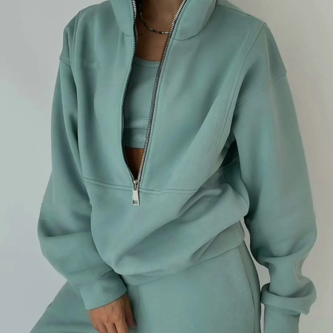 Women's Casual Tracksuit Set – Warm Two-Piece Zipper Outfit for Autumn and Winter, Loose Fit Sportwear