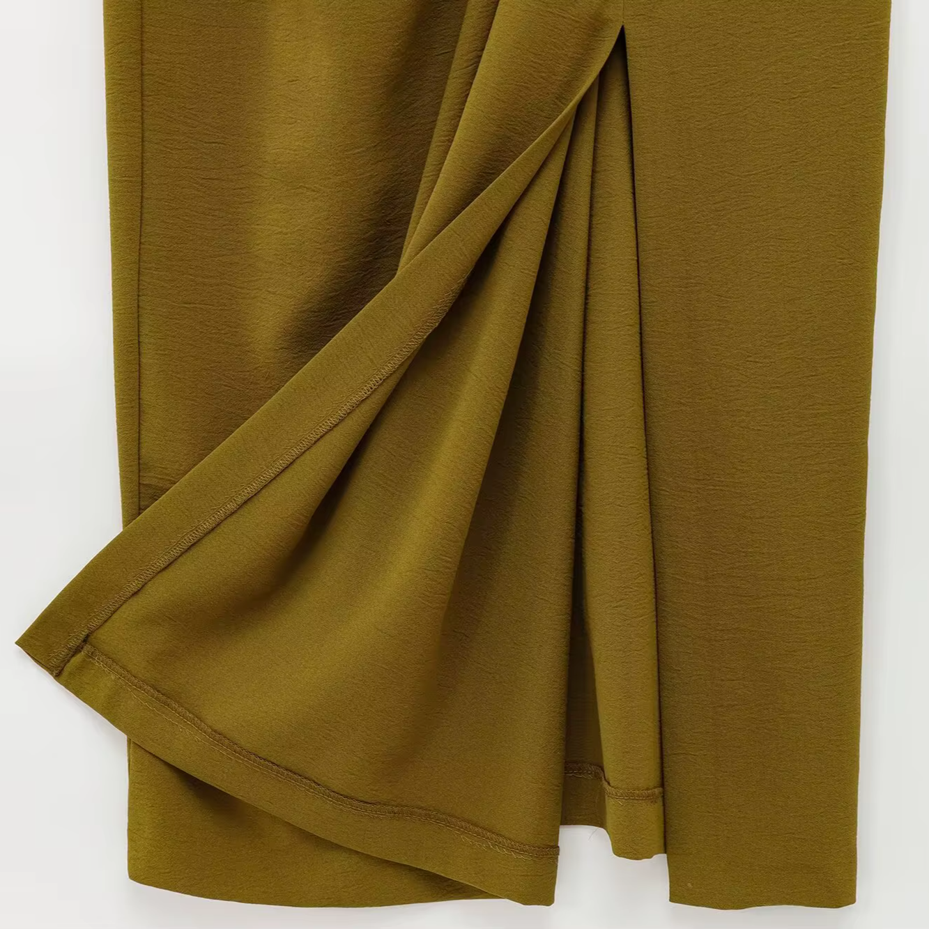 Women's Elegant Pleated Sleeveless Midi Dress – Round Neck Slit Dress with Sequins for All Seasons