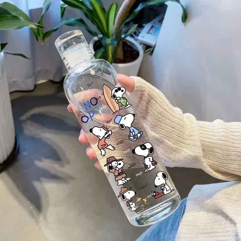 500ml Snoopy Cartoon Water Bottle – Large-Capacity Anime Sports Cup for Kids, Motivational Plastic Drinking Bottle for School and Gifts