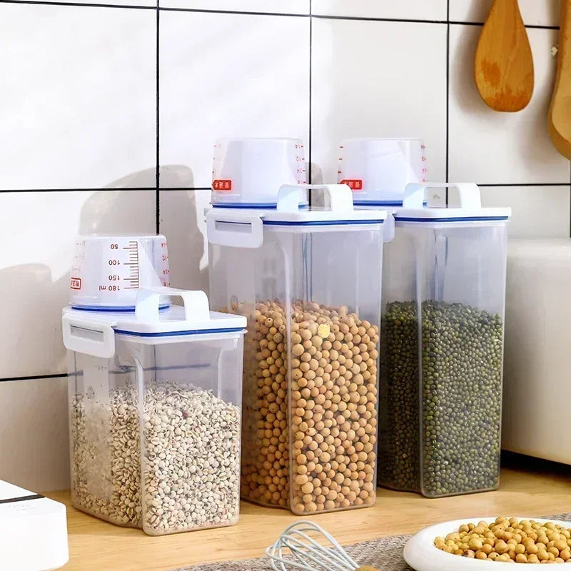 1.5kg / 2kg Food Storage Bucket with Scale Cup – Portable Moistureproof Kitchen Container for Dry Goods