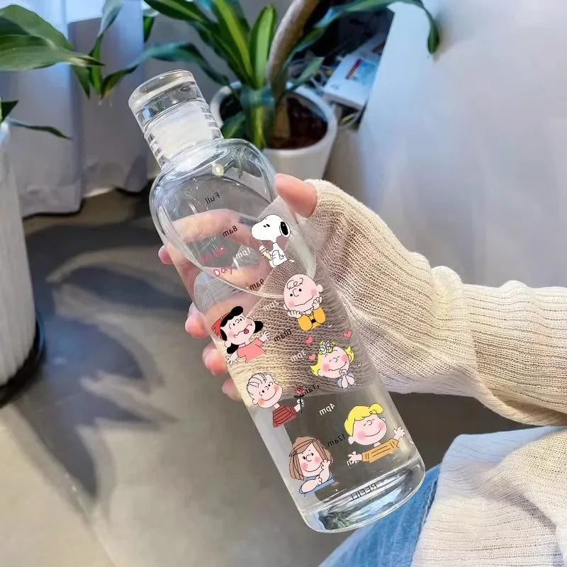 500ml Snoopy Cartoon Water Bottle – Large-Capacity Anime Sports Cup for Kids, Motivational Plastic Drinking Bottle for School and Gifts