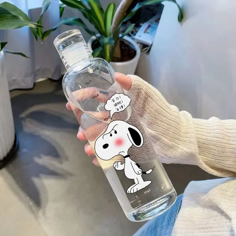 500ml Snoopy Cartoon Water Bottle – Large-Capacity Anime Sports Cup for Kids, Motivational Plastic Drinking Bottle for School and Gifts