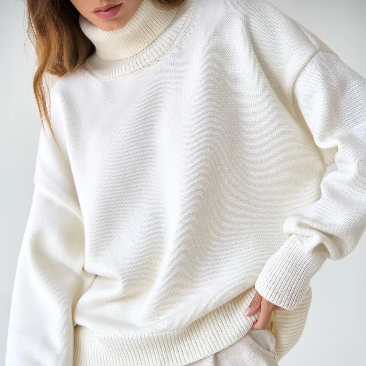 Women's Oversized Turtleneck Sweater – Solid Knit Pullover with Loose Fit and Full Sleeves for Autumn and Winter