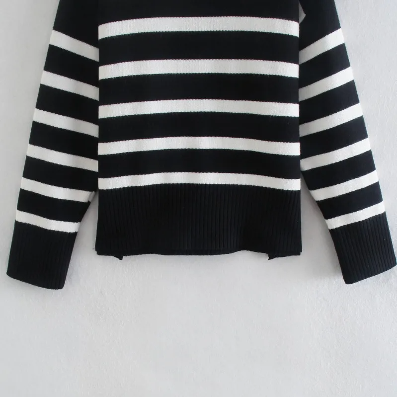 Women's Black and White Striped Turtleneck Sweater – Loose Fit Knit Pullover with Long Sleeves for Autumn and Winter