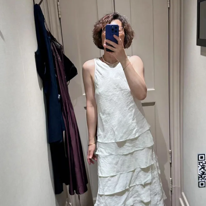 Sleeveless Tiered Cake Dress – Minimalist Flowy Summer Maxi with Soft Drape