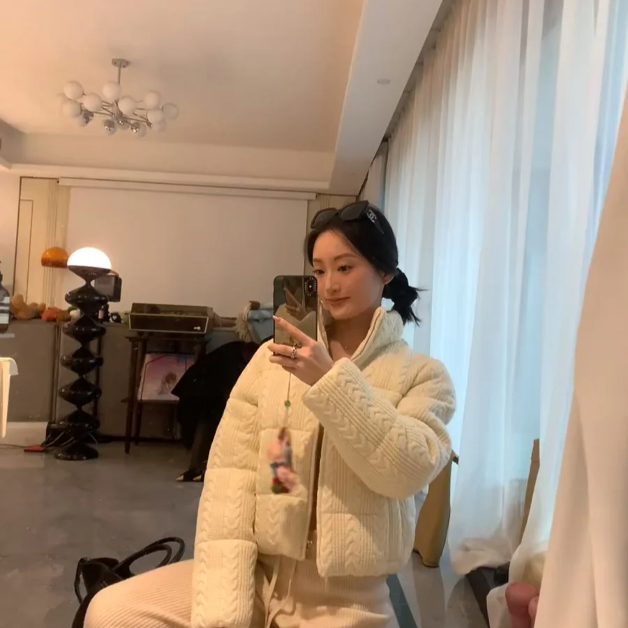 White Turtleneck Thick Knit Cotton Jacket – Elegant Wide-Waisted Puffer Coat