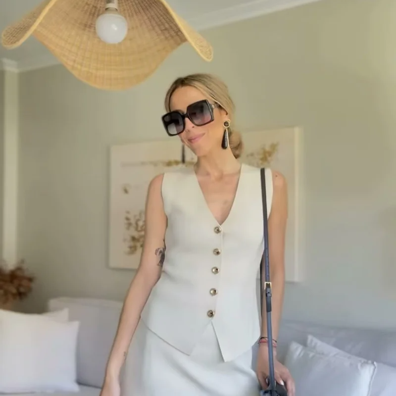 Women's Elegant V-Neck Sleeveless Knit Waistcoat – Button-Up Vest Jacket for Spring & Summer