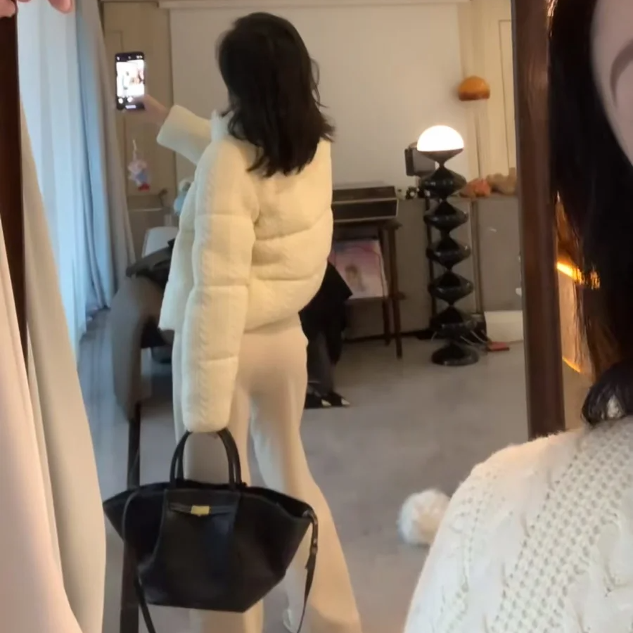 White Turtleneck Thick Knit Cotton Jacket – Elegant Wide-Waisted Puffer Coat