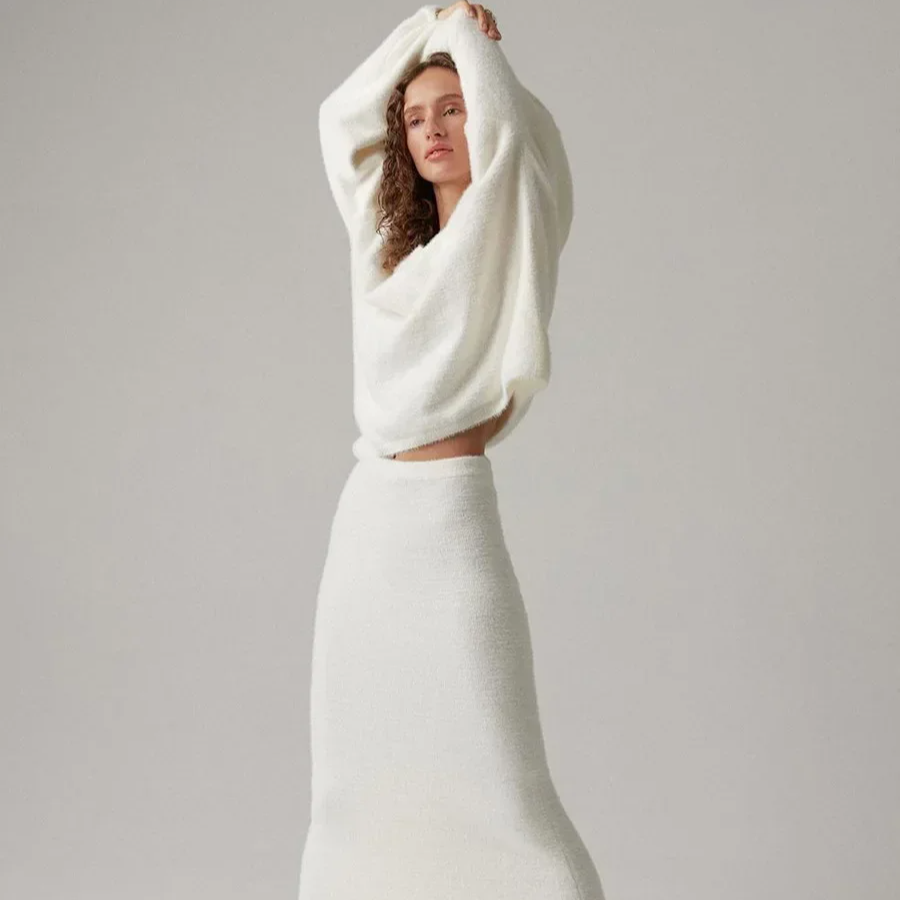 Women's Knitted V-Neck Sweater and Skirt Set – 2-Piece Warm Casual Outfit, Autumn Winter Pullover & Ankle-Length Skirt