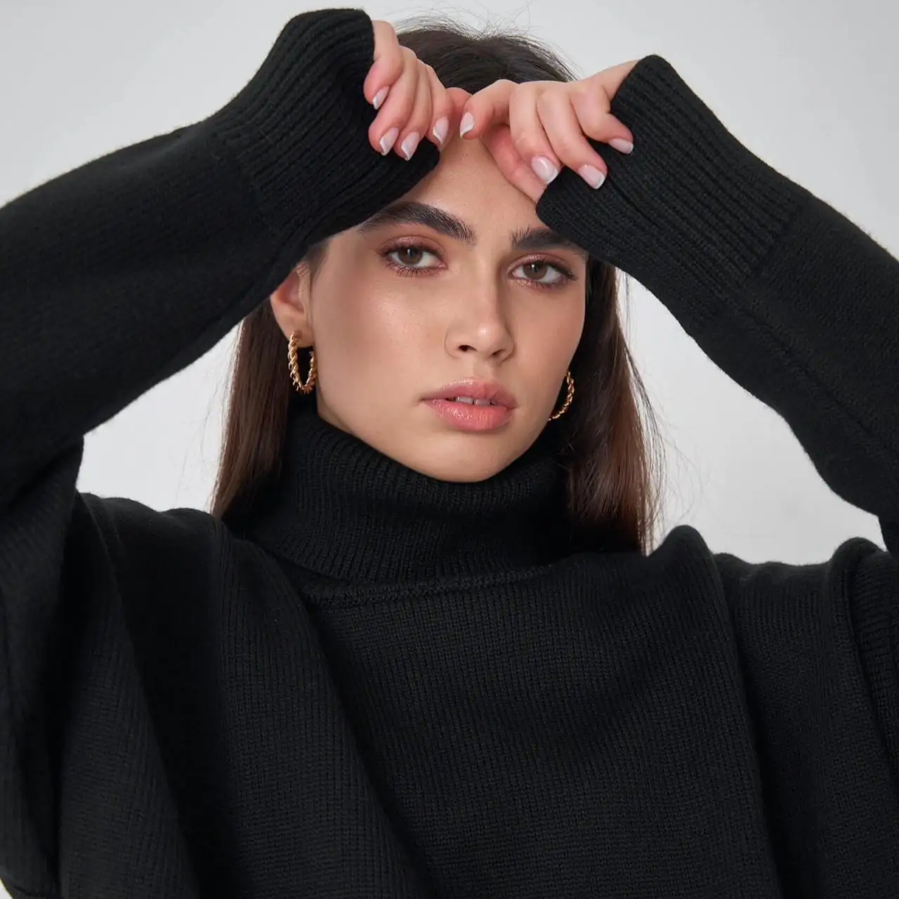 Women's Oversized Turtleneck Sweater – Solid Knit Pullover with Loose Fit and Full Sleeves for Autumn and Winter