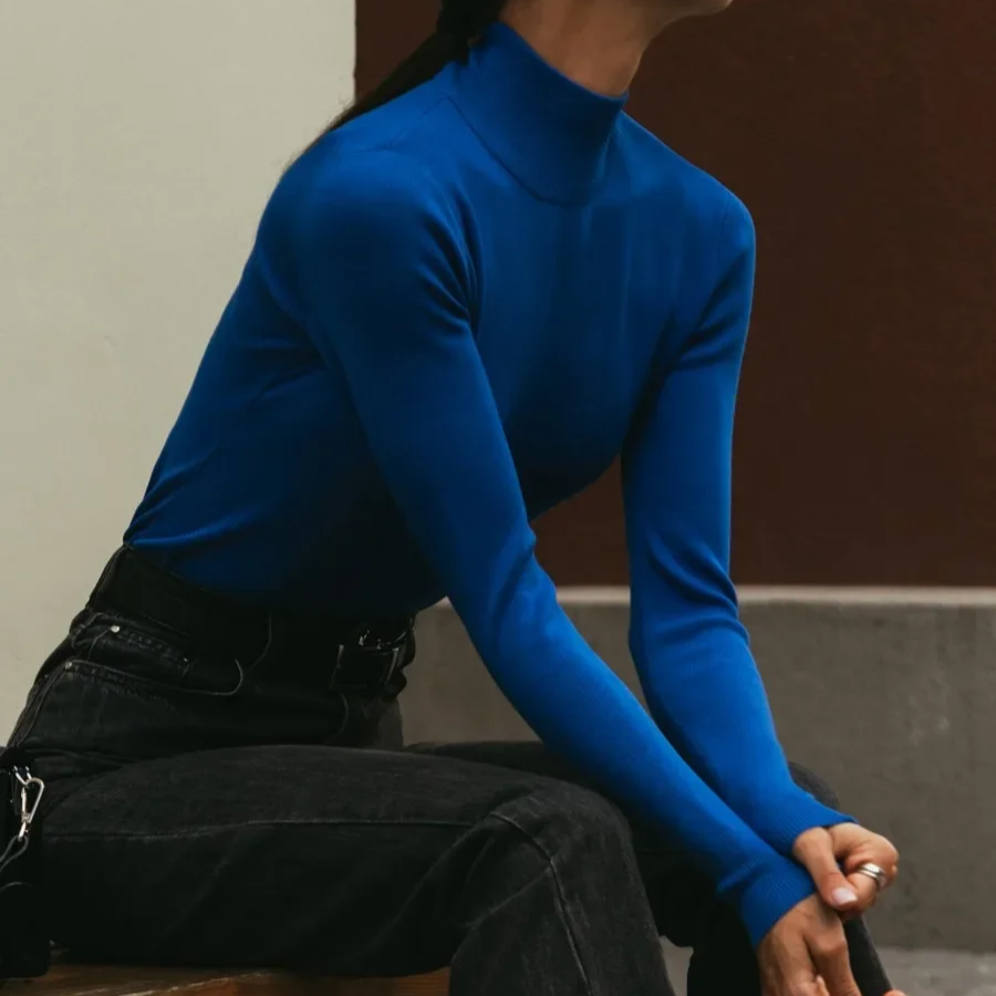 Women's Slim-Fit Turtleneck Pullover – Soft Knit Sweater for Autumn and Winter