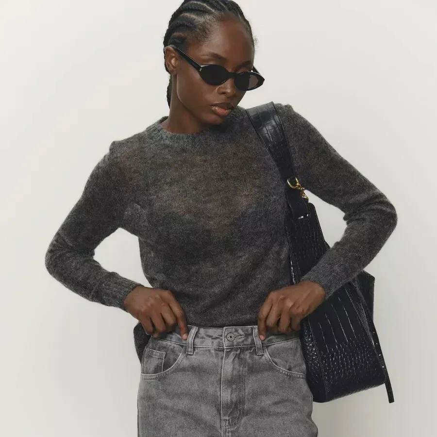 Slim Fit Round Neck Knit Sweater for Women – Long Sleeve Lightweight Pullover, Casual Chic Office Style for Spring and Autumn