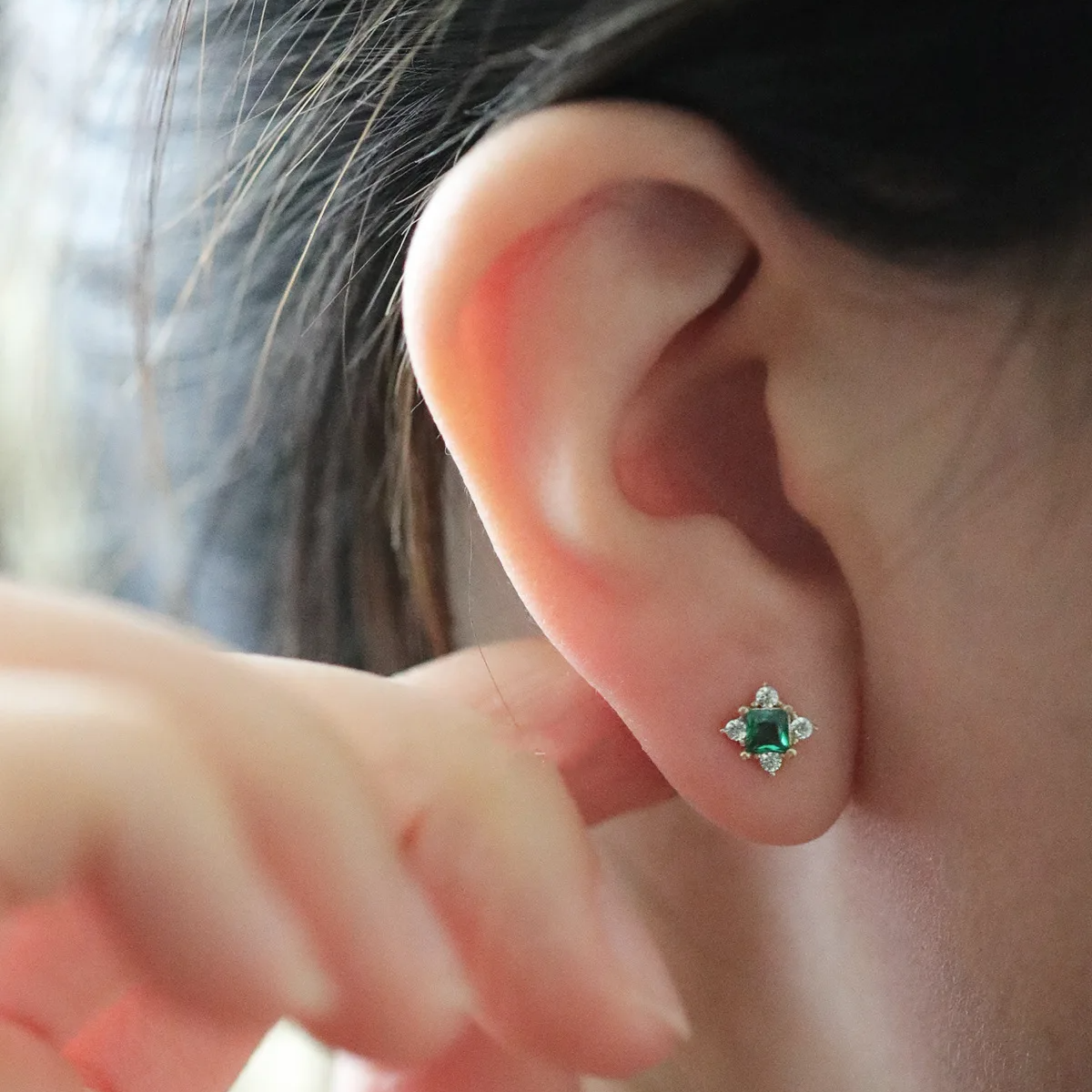 925 Sterling Silver 14K Gold-Plated Green Zircon Geometric Stud Earrings for Women – Classic Engagement Jewelry