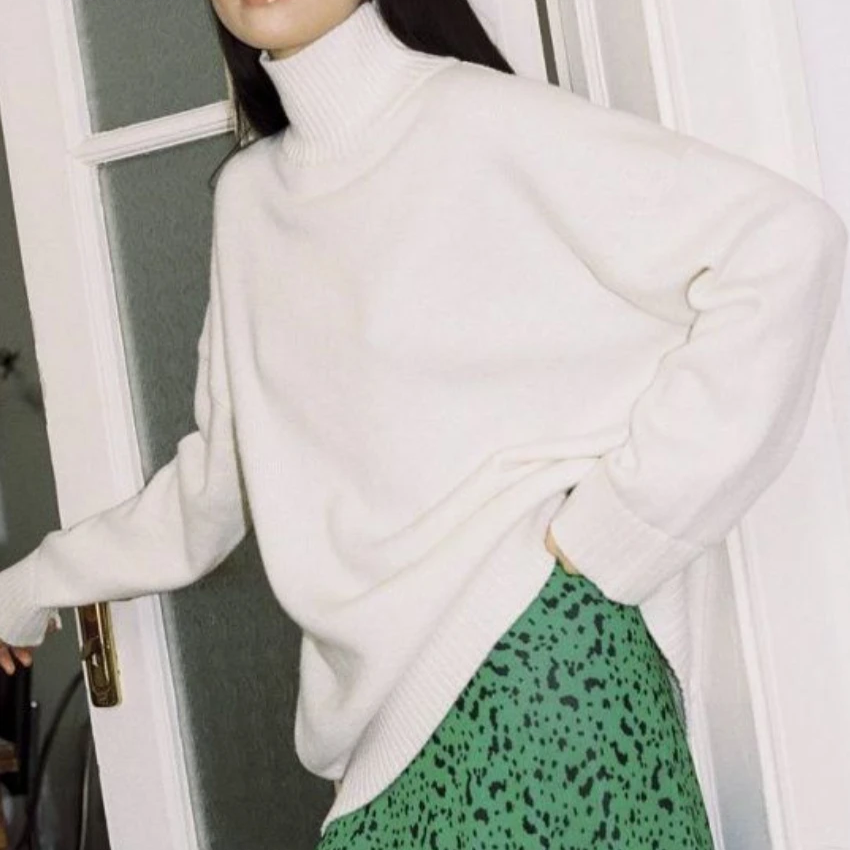 Women's Oversized Turtleneck Knit Sweater – Thick Warm Loose-Fit Pullover for Autumn and Winter