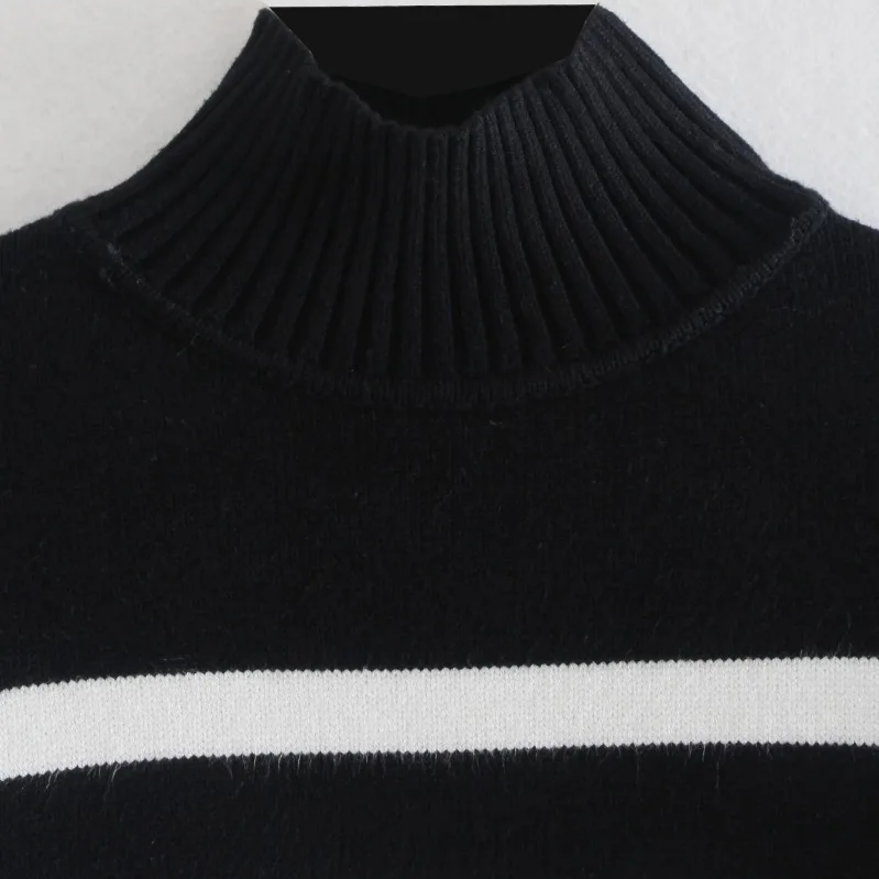 Women's Black and White Striped Turtleneck Sweater – Loose Fit Knit Pullover with Long Sleeves for Autumn and Winter