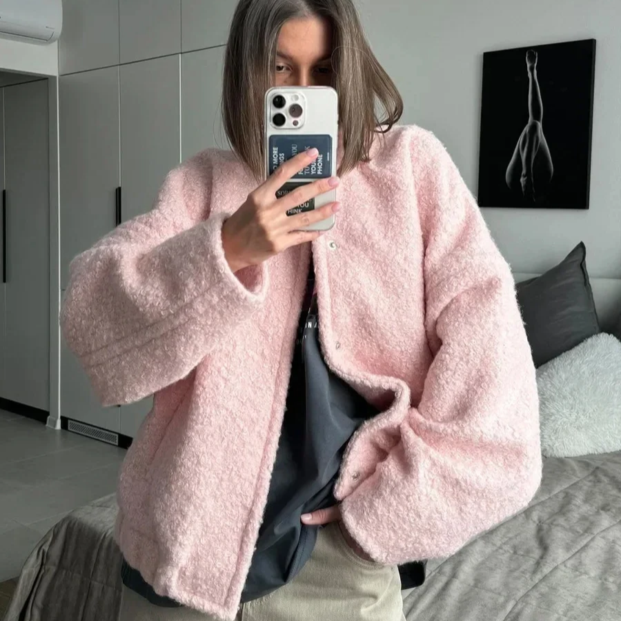 Women's Short Faux Fur Jacket – Thick Loose Fit Casual Cardigan-Style Coat for Autumn and Winter