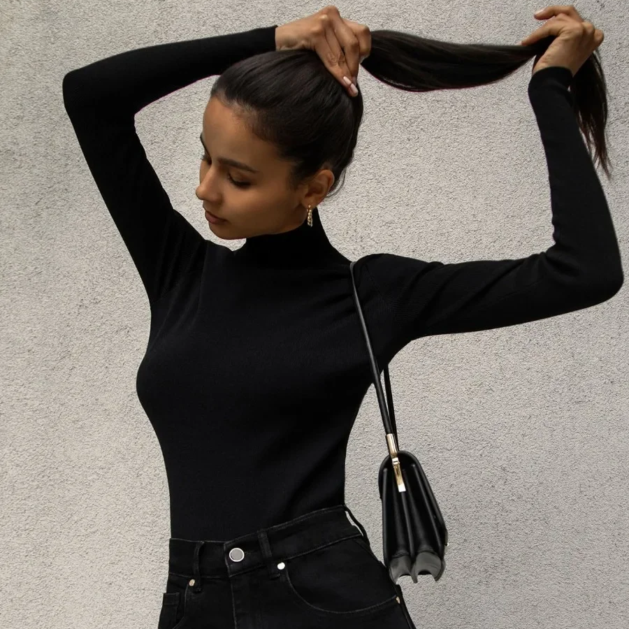 Women's Slim-Fit Turtleneck Pullover – Soft Knit Sweater for Autumn and Winter