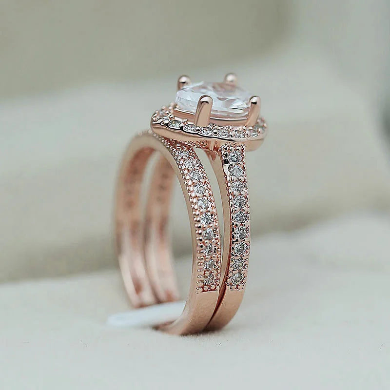 18K Rose Gold Two-Piece Princess Cut Diamond Ring Set for Women – Elegant Bridal Jewelry