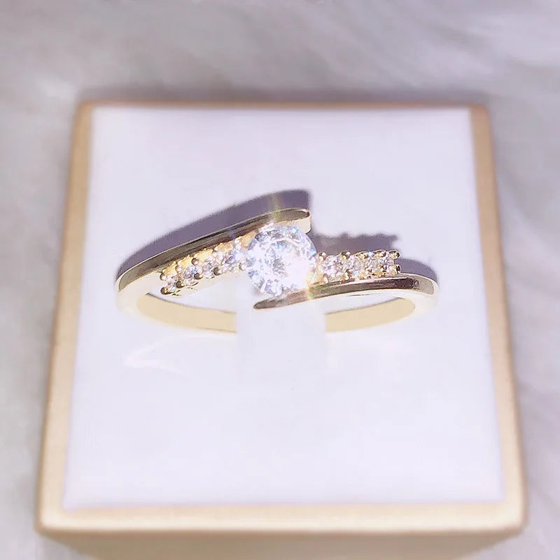 14K Yellow Gold Diamond Wedding Band Ring for Women – Elegant Fine Jewelry for Engagement and Special Occasions