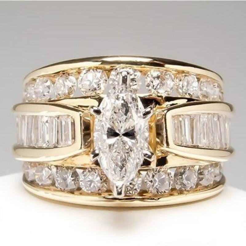 18K Multi-Tone Gold Oval Diamond Ring for Women – 1 Carat Natural VVS2 Diamond with Side Stones, Elegant Wedding and Anniversary Jewelry
