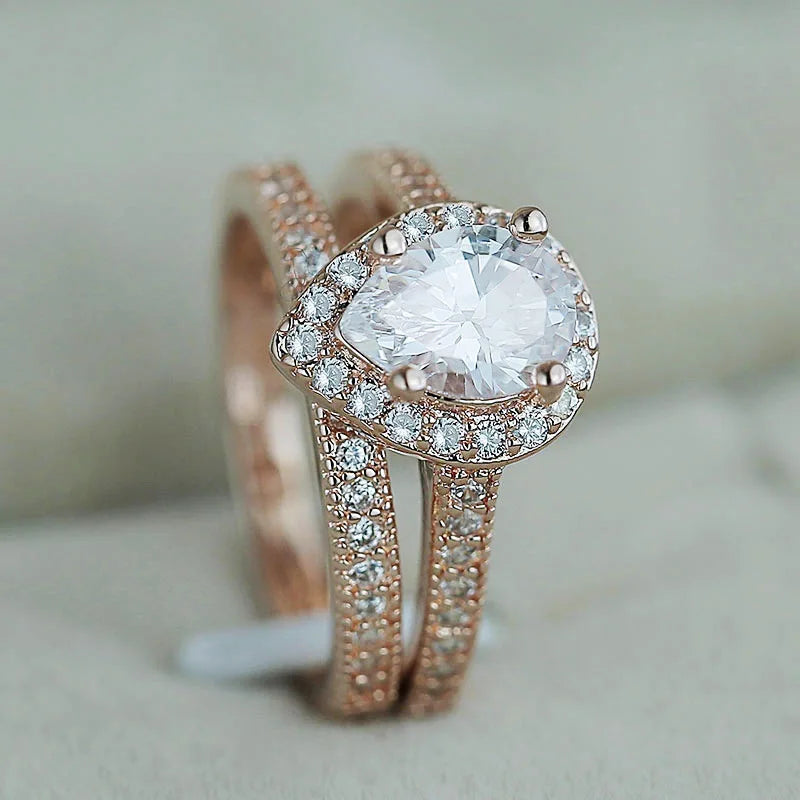 18K Rose Gold Two-Piece Princess Cut Diamond Ring Set for Women – Elegant Bridal Jewelry