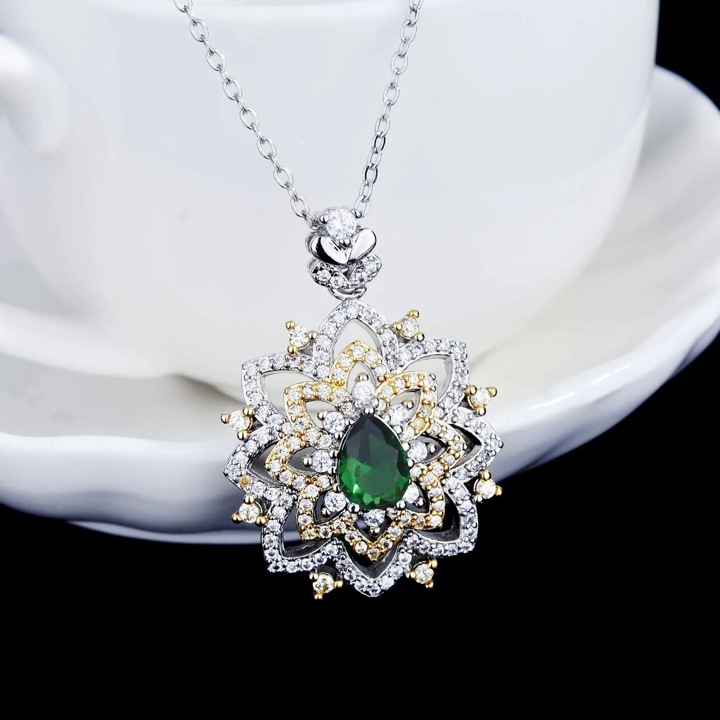 18K Multi Gold Emerald and Diamond Pendant Necklace for Women – Elegant Fine Jewelry with Natural Gemstone Accent