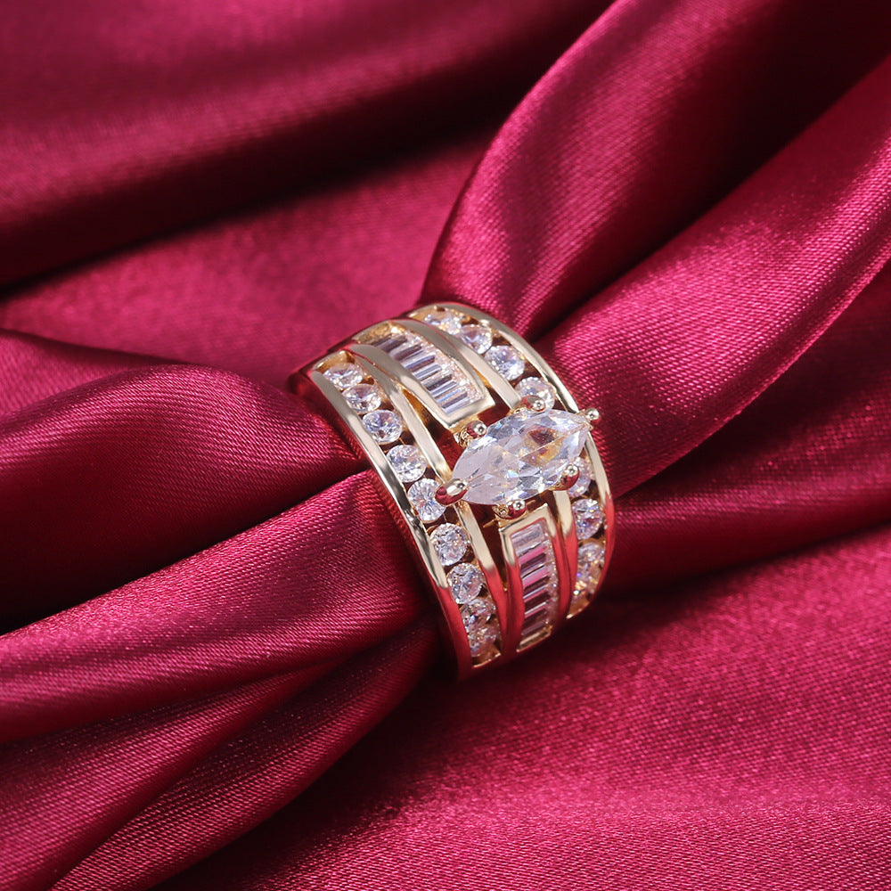 18K Multi-Tone Gold Oval Diamond Ring for Women – 1 Carat Natural VVS2 Diamond with Side Stones, Elegant Wedding and Anniversary Jewelry
