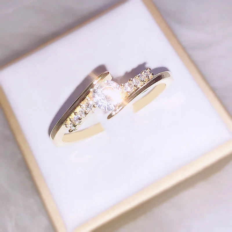 14K Yellow Gold Diamond Wedding Band Ring for Women – Elegant Fine Jewelry for Engagement and Special Occasions