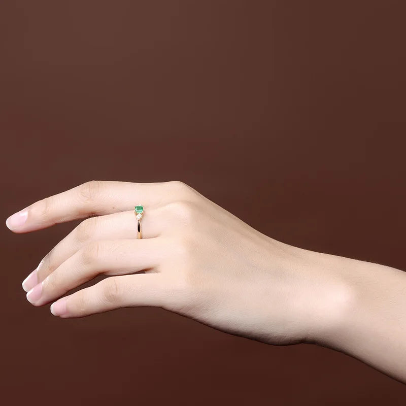 18K Yellow Gold Emerald Green Gemstone Ring for Women – Romantic Diamond-Accented Fine Jewelry for Engagement, Wedding, or Party