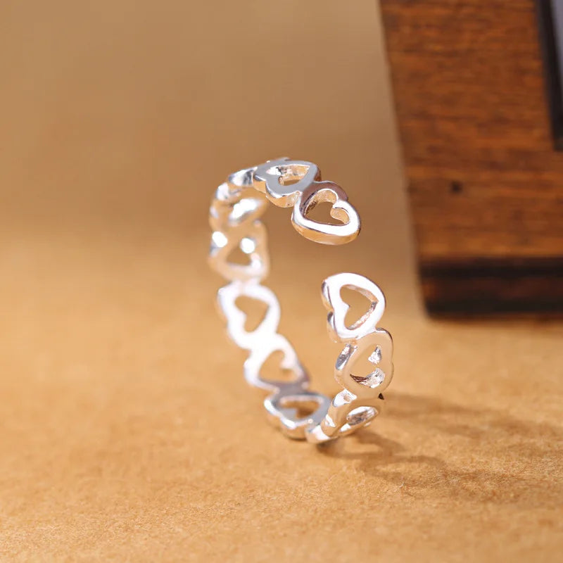 925 Sterling Silver Heart-Shaped Wedding Band – Trendy Engagement Ring for Women