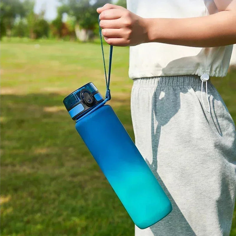 1L Large Capacity Sports Water Bottle – Leak-Proof Plastic Drinking Jug for Gym, Travel, and Outdoor Activities