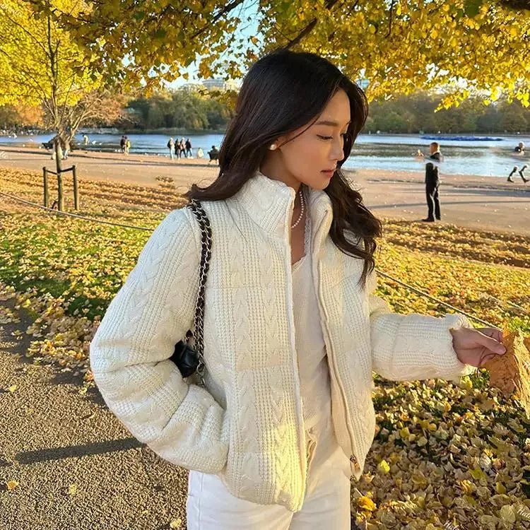 White Turtleneck Thick Knit Cotton Jacket – Elegant Wide-Waisted Puffer Coat