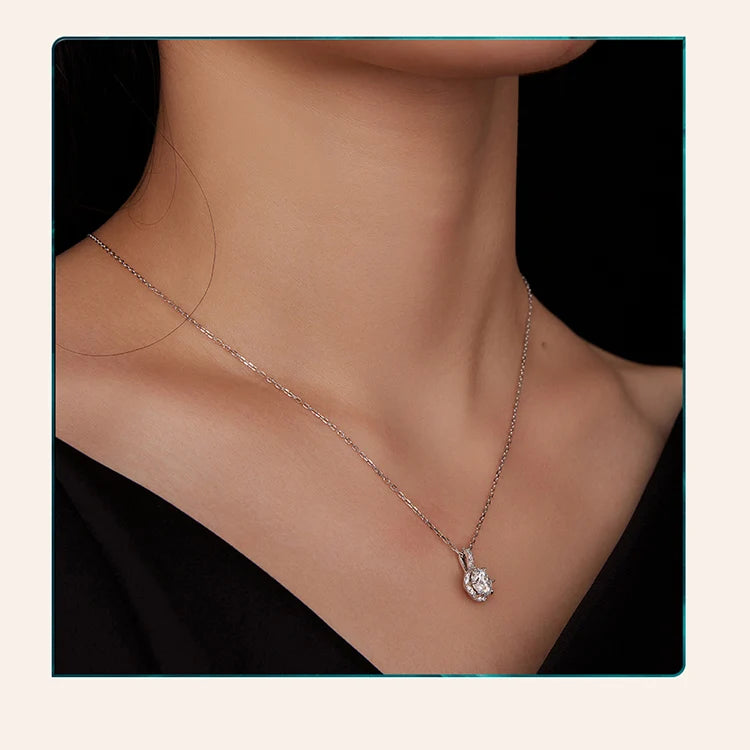 1 Carat Round Brilliant Moissanite Pendant Necklace – 925 Sterling Silver Floral Cut, 45cm Link Chain