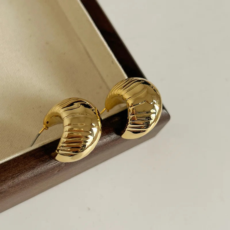 C-Shaped Irregular Stud Earrings – Trendy Geometric Jewelry for Women and Girls