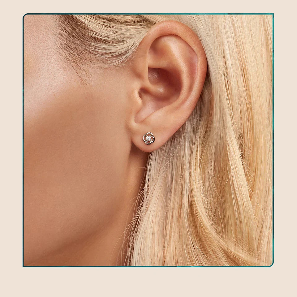 Vintage Four-Leaf Clover Moissanite Stud Earrings – 925 Sterling Silver Hollow Filigree Floral Design for Women