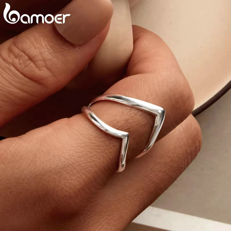 Adjustable V-Shaped Double Layer Ring in 925 Sterling Silver – Trendy Punk-Inspired Cocktail Ring for Women