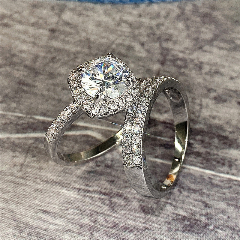 18K White Gold Round Diamond and Peridot Ring – Fine Cocktail Jewelry for Women