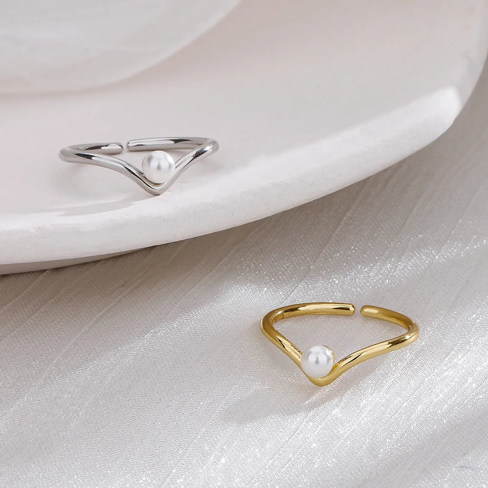 925 Sterling Silver V-Shaped Adjustable Ring for Women – Classic Open Cocktail Ring for Wedding or Everyday Elegance