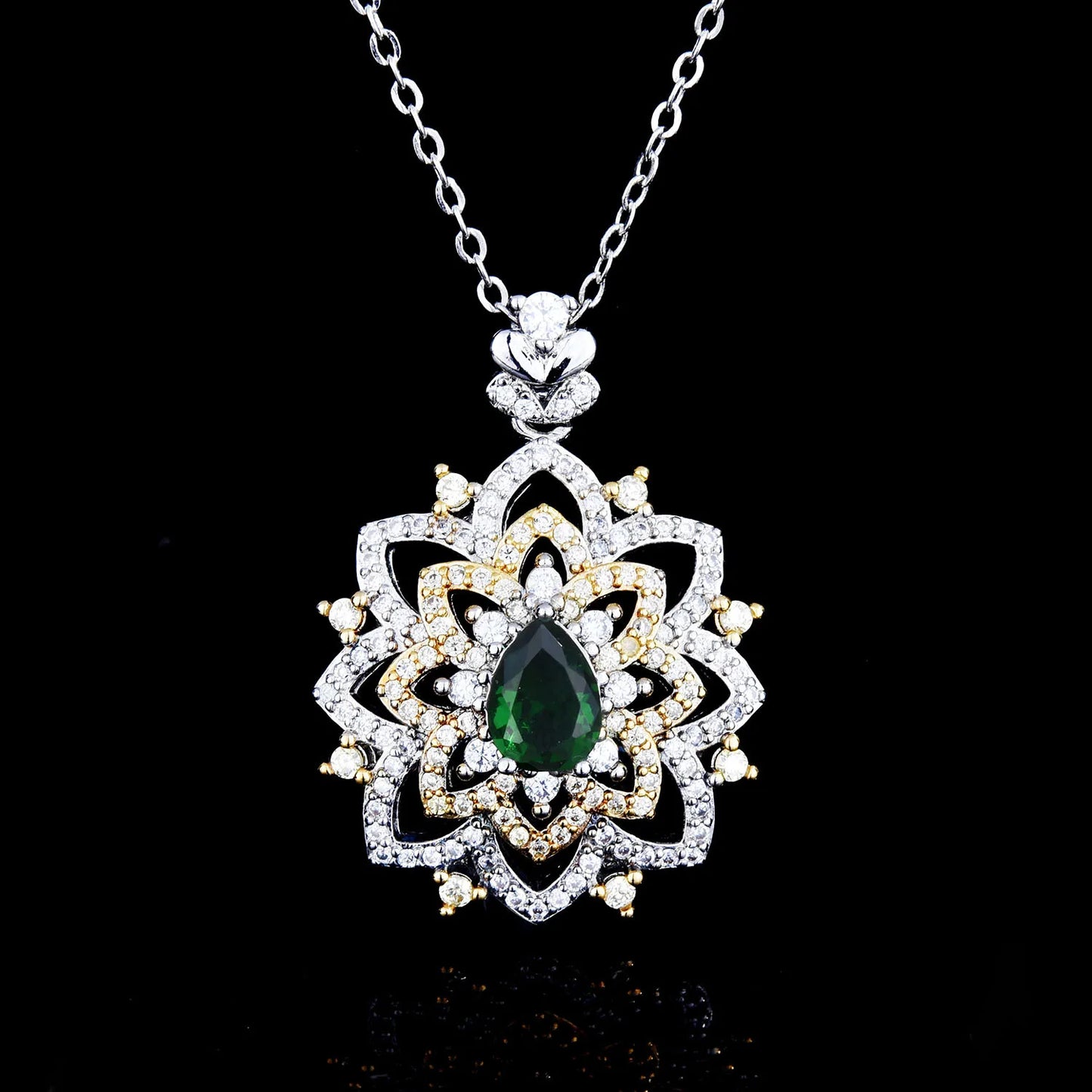 18K Multi Gold Emerald and Diamond Pendant Necklace for Women – Elegant Fine Jewelry with Natural Gemstone Accent