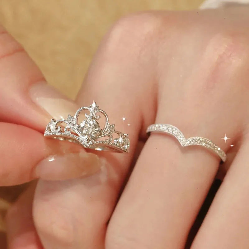 2PCS Sparkling Crown Crystal Rings – Adjustable Star Design Cocktail Ring Set for Women and Teens