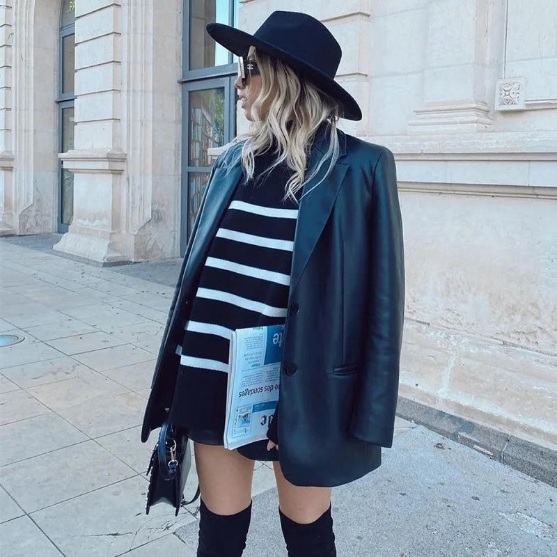 Women's Black and White Striped Turtleneck Sweater – Loose Fit Knit Pullover with Long Sleeves for Autumn and Winter