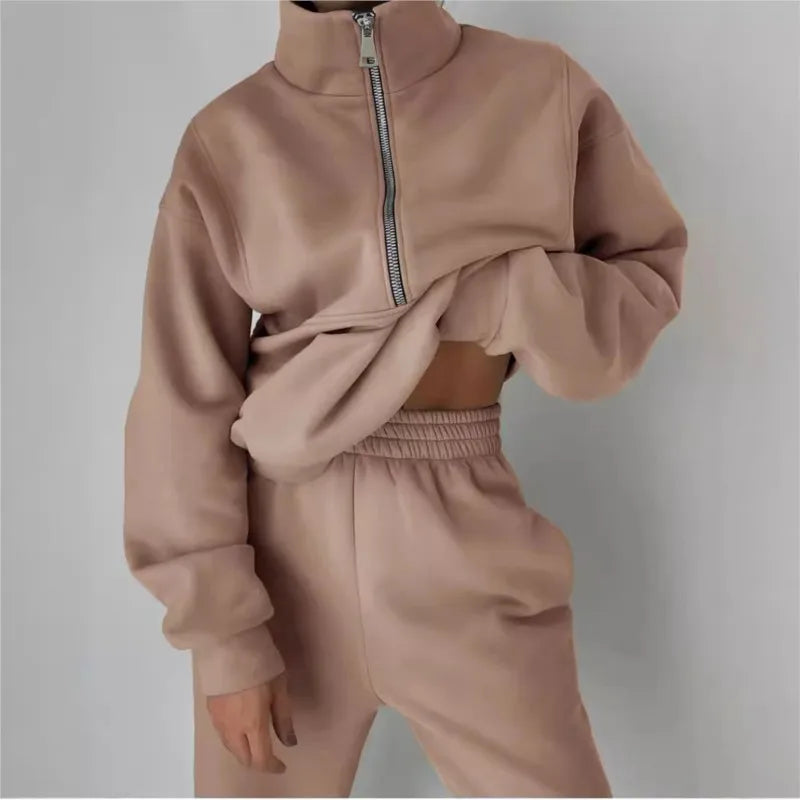 Women's Casual Tracksuit Set – Warm Two-Piece Zipper Outfit for Autumn and Winter, Loose Fit Sportwear