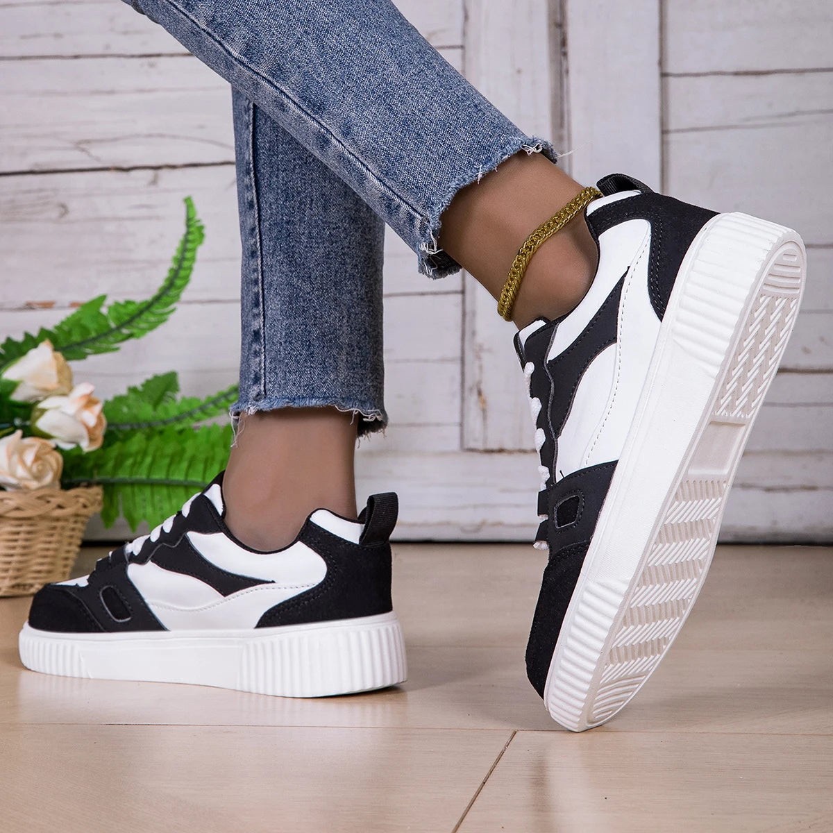 Unisex White & Black Skateboarding Sneakers – Lightweight PU Sports Running Shoes for Outdoor Hard Court Use, Breathable Casual Footwear Size 36–46