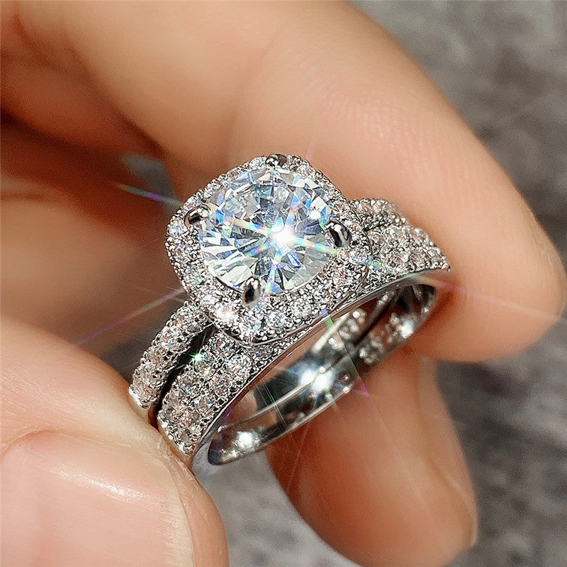 18K White Gold Round Diamond and Peridot Ring – Fine Cocktail Jewelry for Women