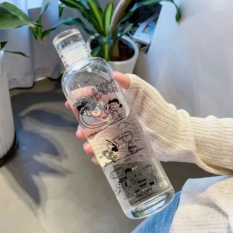 500ml Snoopy Cartoon Water Bottle – Large-Capacity Anime Sports Cup for Kids, Motivational Plastic Drinking Bottle for School and Gifts