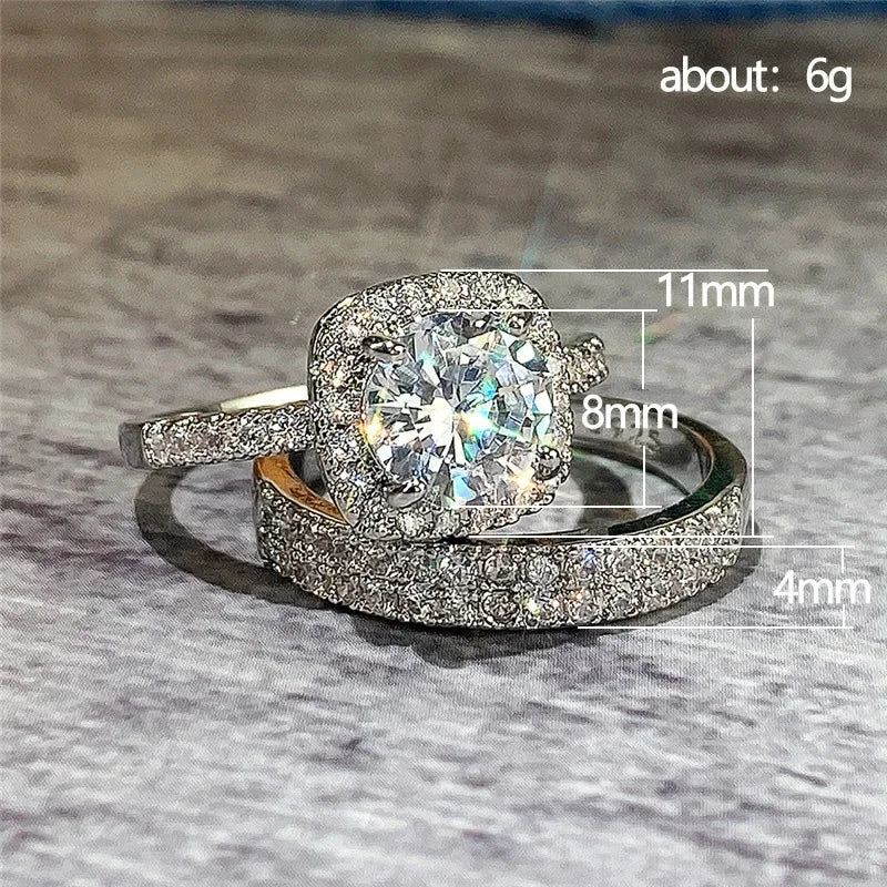 18K White Gold Round Diamond and Peridot Ring – Fine Cocktail Jewelry for Women