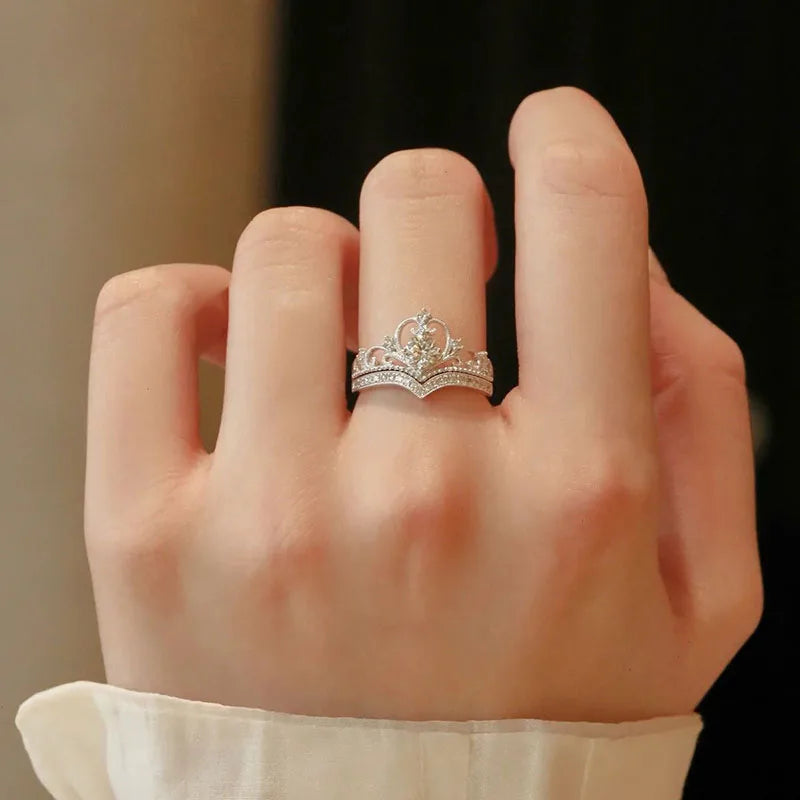 2PCS Sparkling Crown Crystal Rings – Adjustable Star Design Cocktail Ring Set for Women and Teens