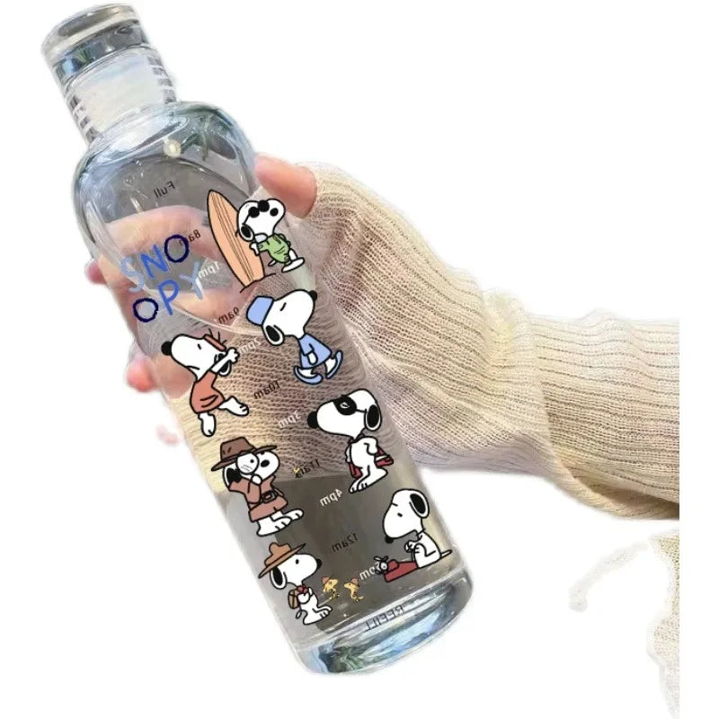 500ml Snoopy Cartoon Water Bottle – Large-Capacity Anime Sports Cup for Kids, Motivational Plastic Drinking Bottle for School and Gifts