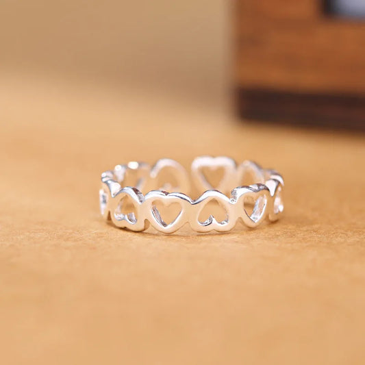 925 Sterling Silver Heart-Shaped Wedding Band – Trendy Engagement Ring for Women
